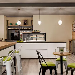 Super 8 By Wyndham Mitte Ξενοδοχείο